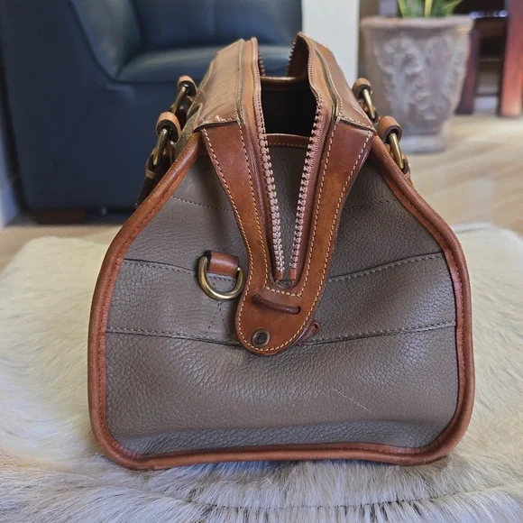 Dooney & Bourke Handbag - Picture 3 of 9